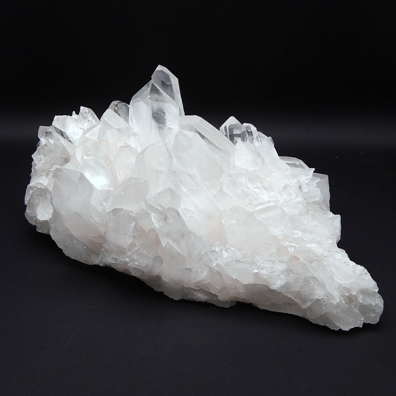 ROCK CRYSTAL 2,860kgs