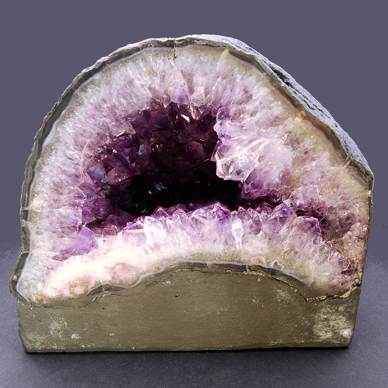 AMETHYST GEODE 5.5kg
