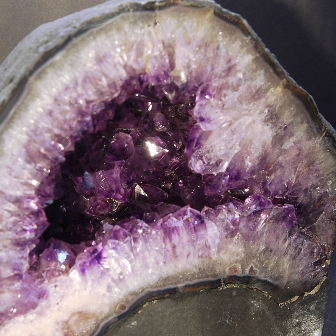 AMETHYST GEODE 5.5kg