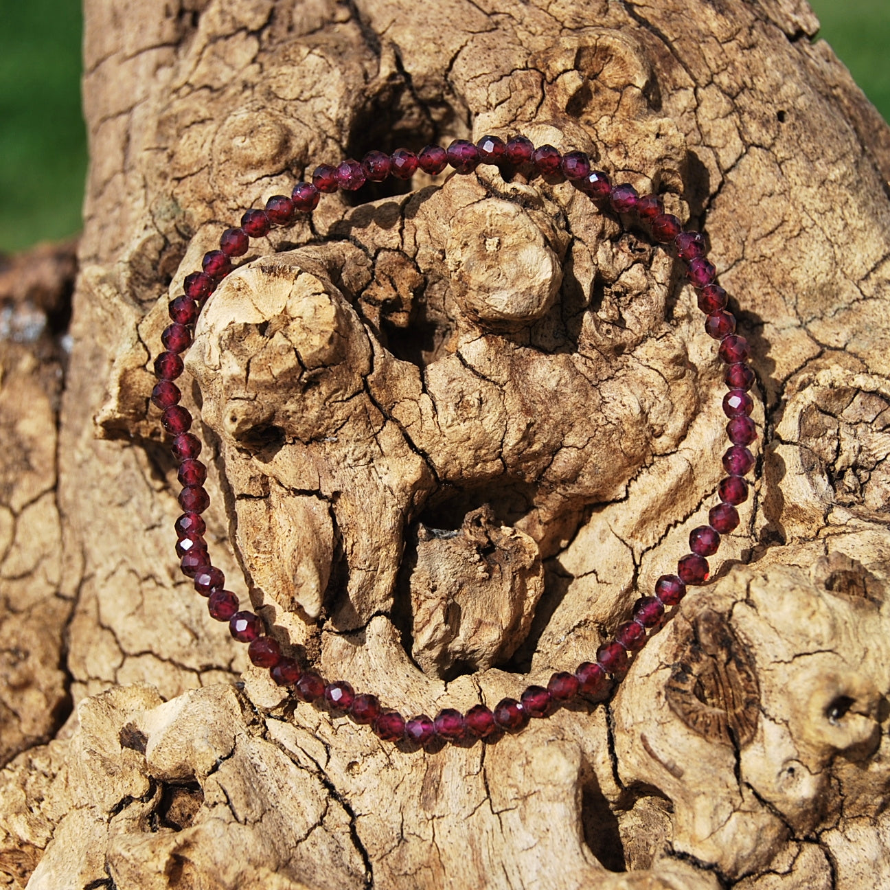 FACETED GARNET