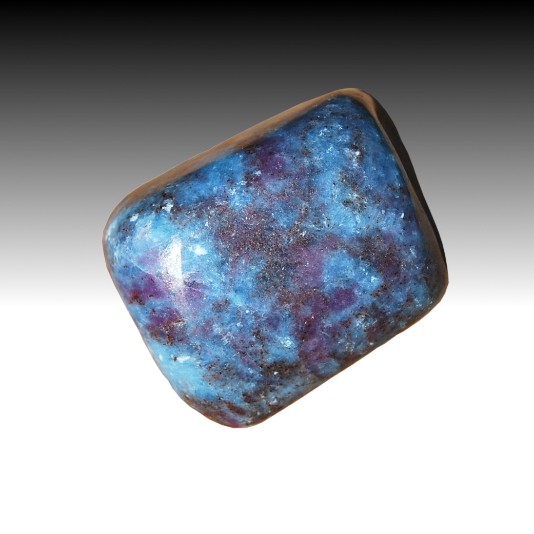 RUBY ON CYANITE