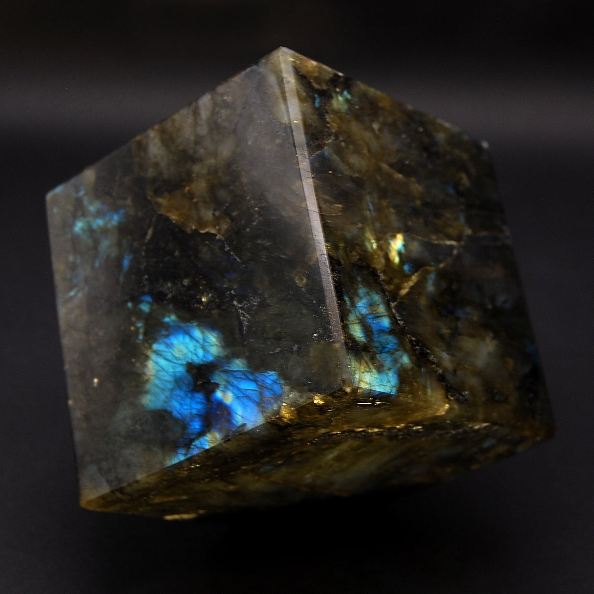 LABRADORITE - Cube 8.5cm