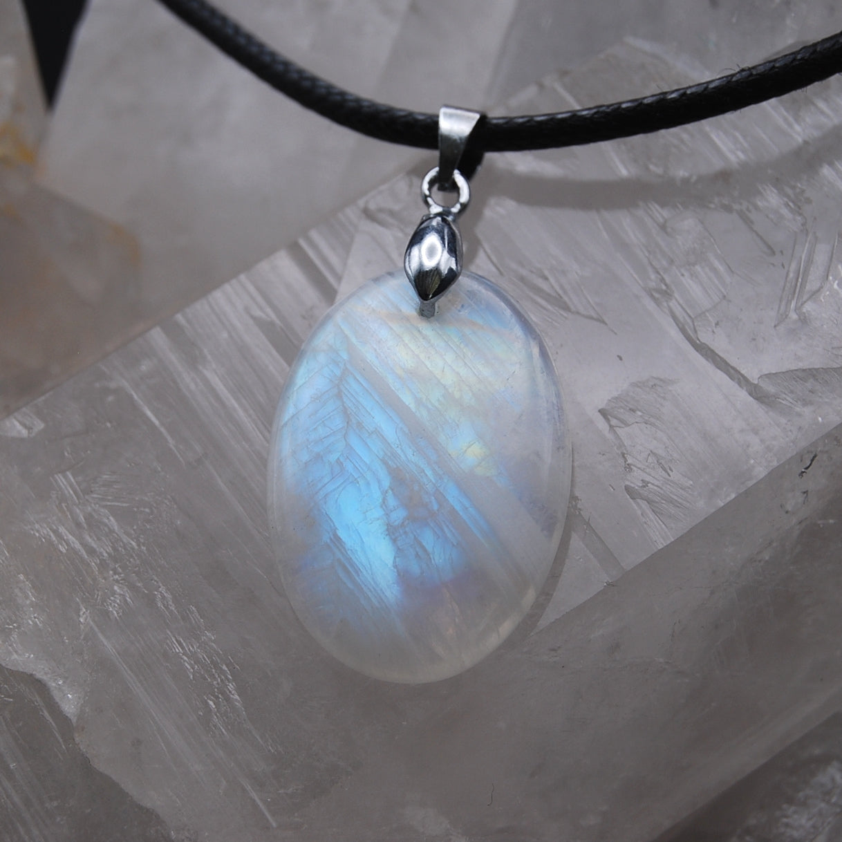 LABRADORITE BLANCHE - PÉRISTÉRITE - PIERRE DE LUNE 3,65g