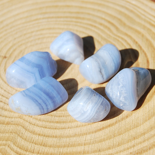 BLUE CHALCEDONY (RIBBED BLUE AGATE)